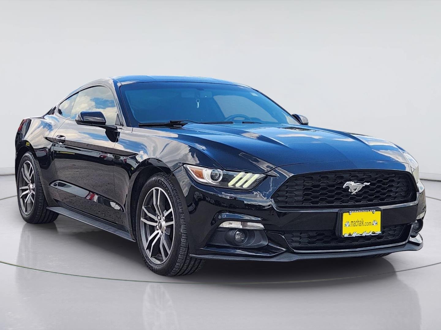 2017 Ford Mustang photo 3 of 33