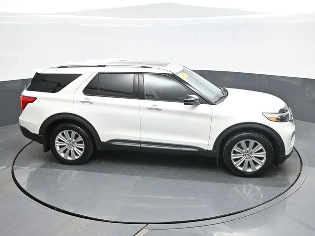 Used 2021 White Ford Limited image 16