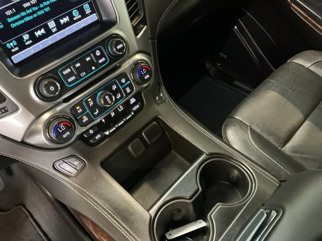 Used 2020 SUMMIT WHITE Chevrolet LT image 18