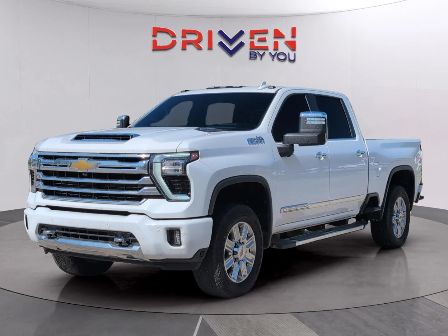 Used 2024 Summit White Chevrolet High Country image 1