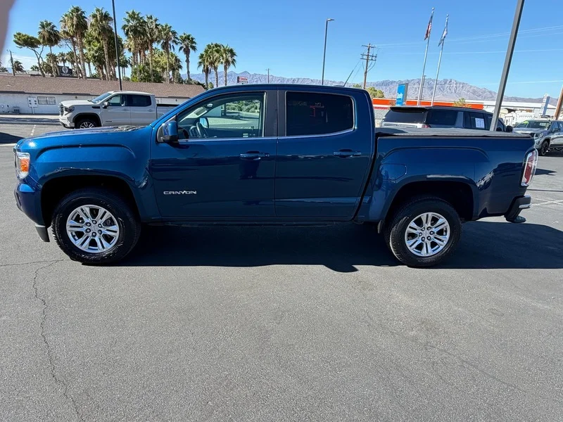 Used 2020 BLUE EMERALD METALLIC GMC 2WD SLE image 6