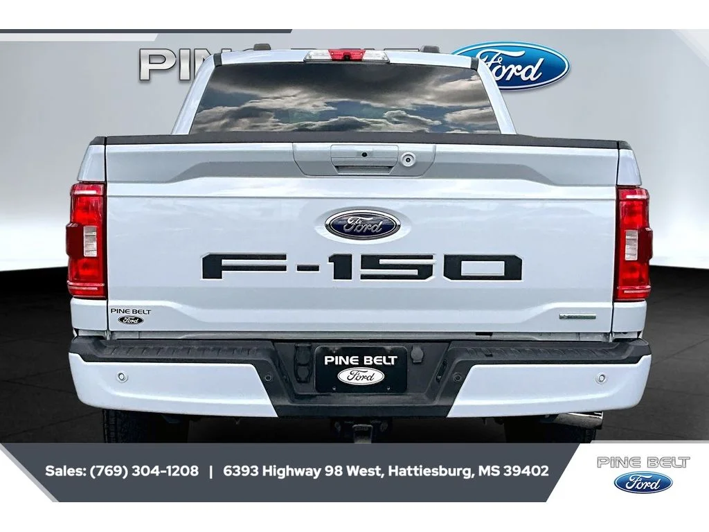 Used 2022 Space White Metallic Ford XLT image 4