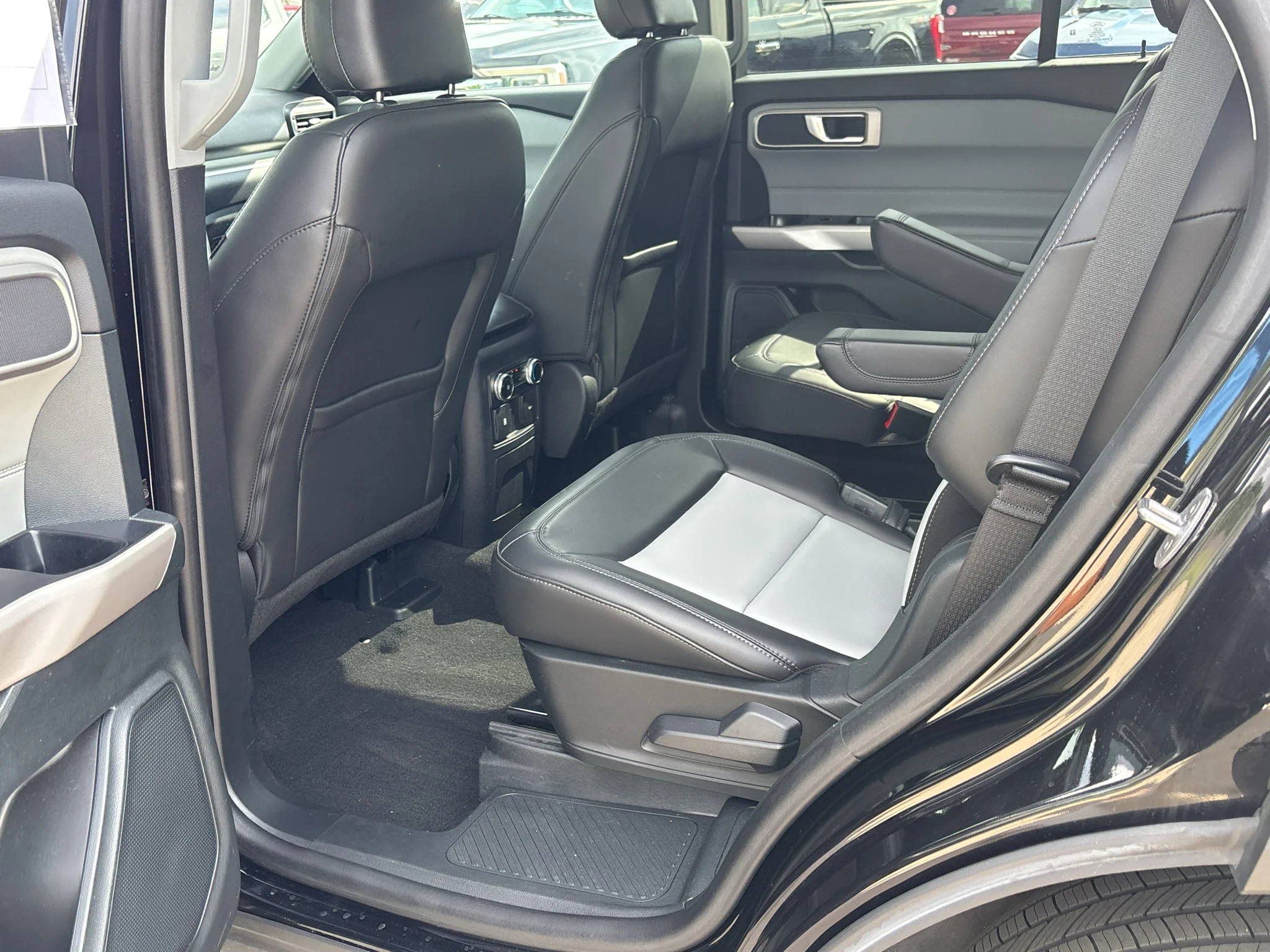 Used 2024 Agate Black Metallic Ford XLT image 12