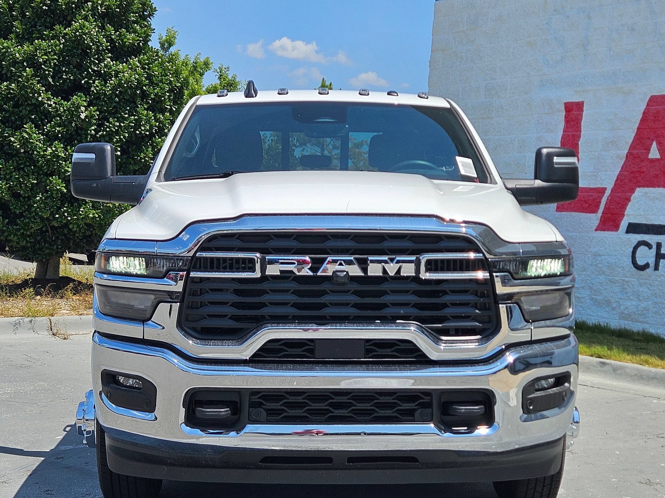 New 2026 Bright White Clear-Coat Exterior Paint RAM Tradesman image 2