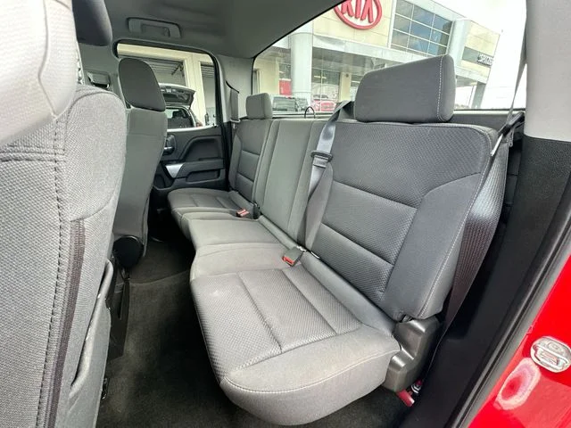 Used 2018 Red Chevrolet LT image 25