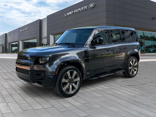 2026 Land Rover Defender 110 V8 P525's photo