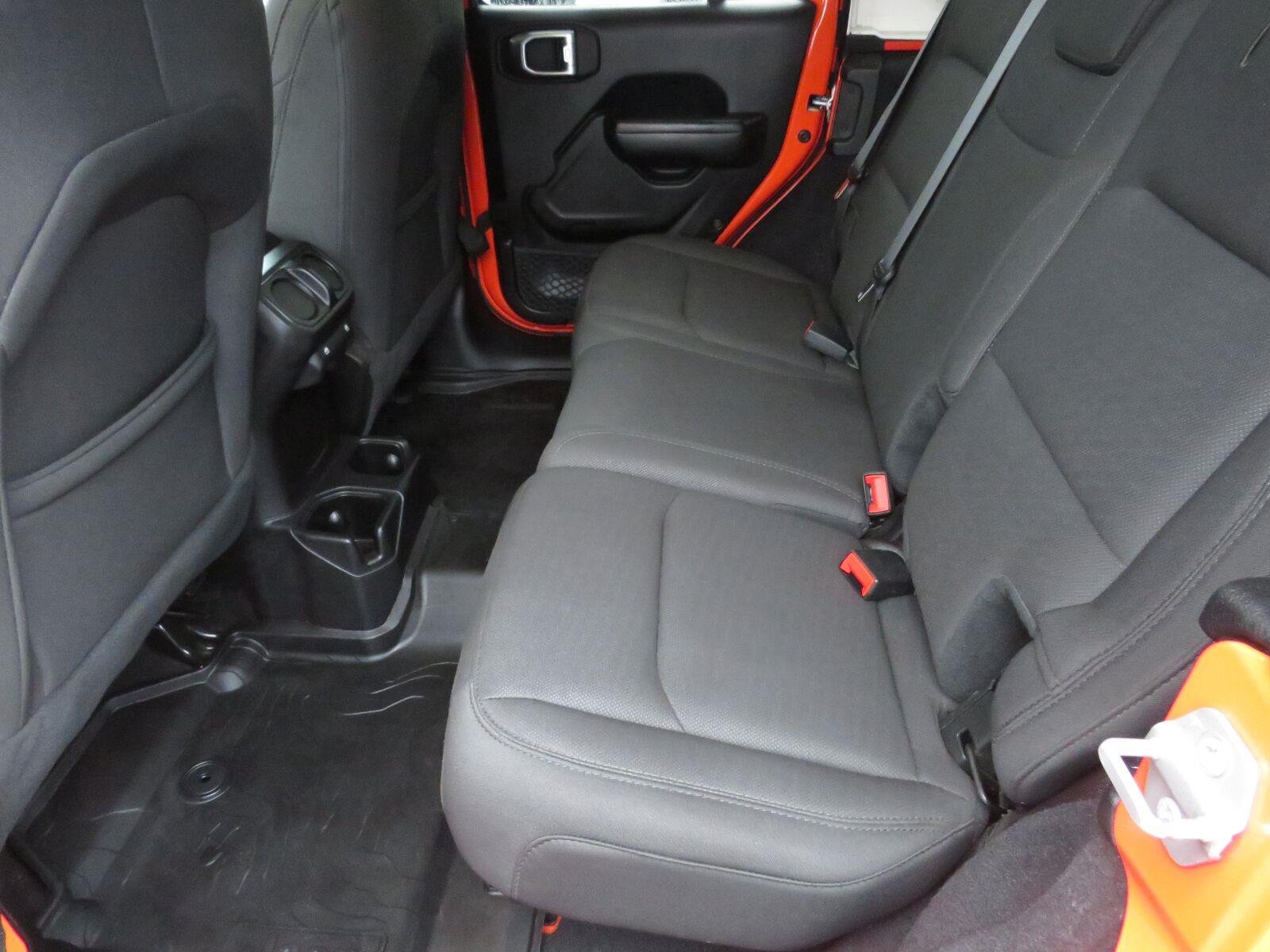 Used 2020 Punkn Metallic Clearcoat Jeep Sport S image 22