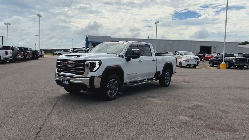 Used 2025 White GMC SLT image 4
