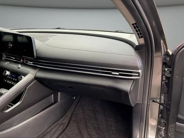 Used 2025 Gray Hyundai SEL Convenience image 27