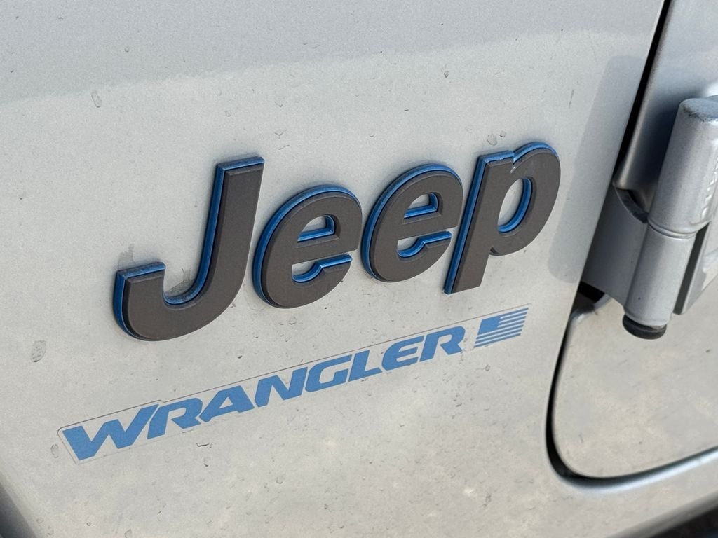 Used 2023 Silver Jeep Rubicon 4xe image 7