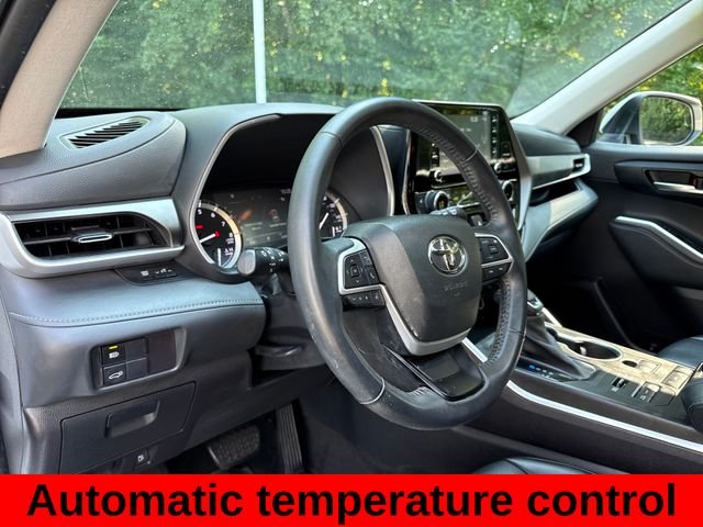 Used 2022 Beige Toyota XLE image 15