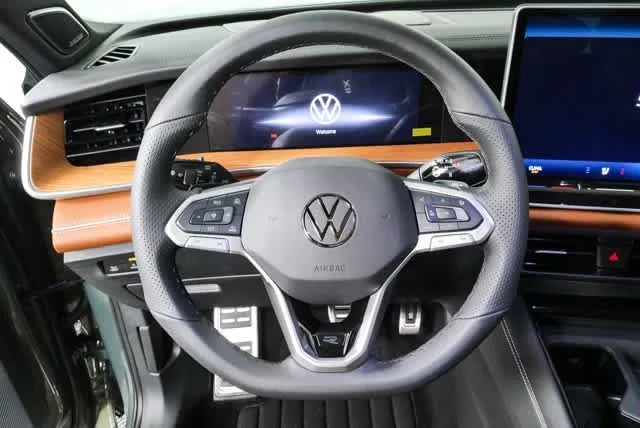New 2026 Avocado Green w/Deep Black Roof Volkswagen SEL R-Line Turbo image 8