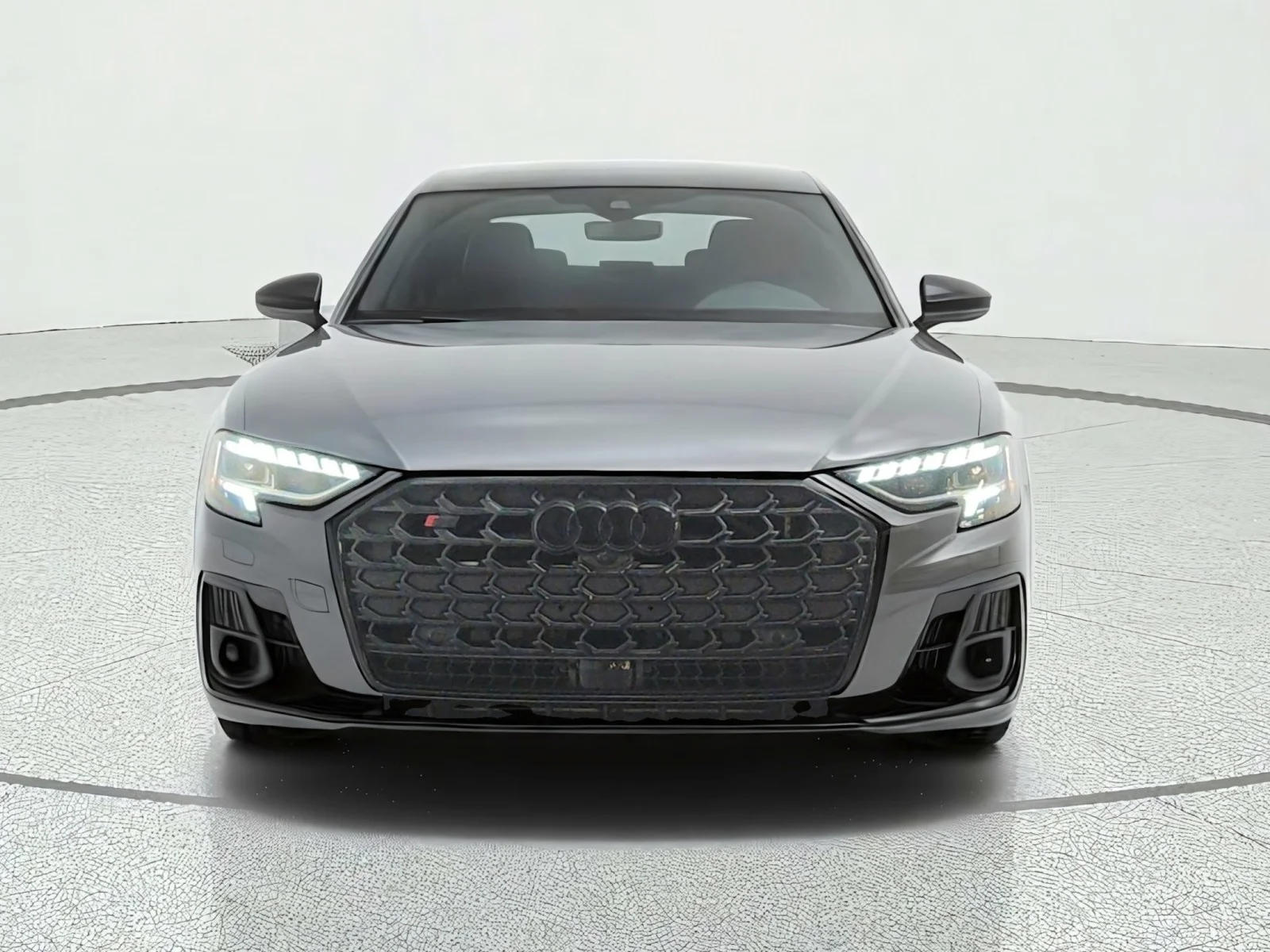 Used 2024 Daytona Gray Pearl Effect Audi 4.0 TFSI image 2