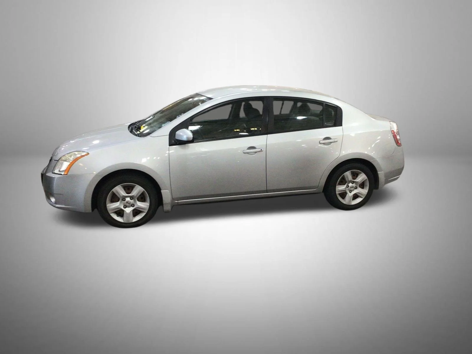 Used 2009 Silver Nissan 2.0 S image 1