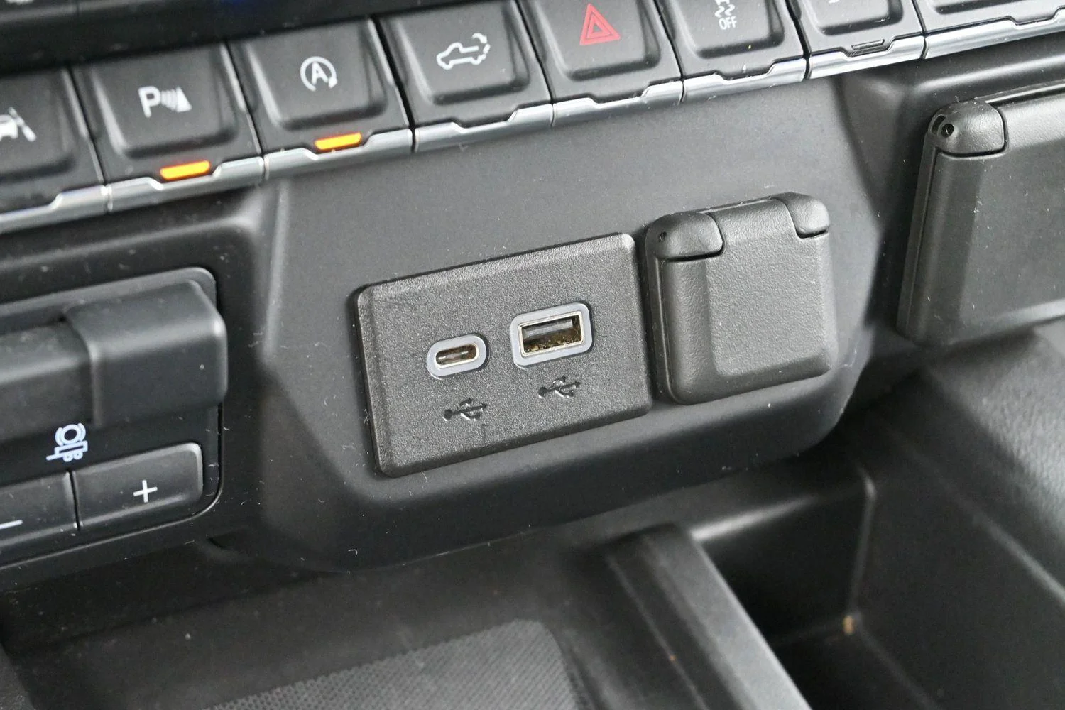Used 2020 SATIN STEEL METALLIC GMC Denali image 27