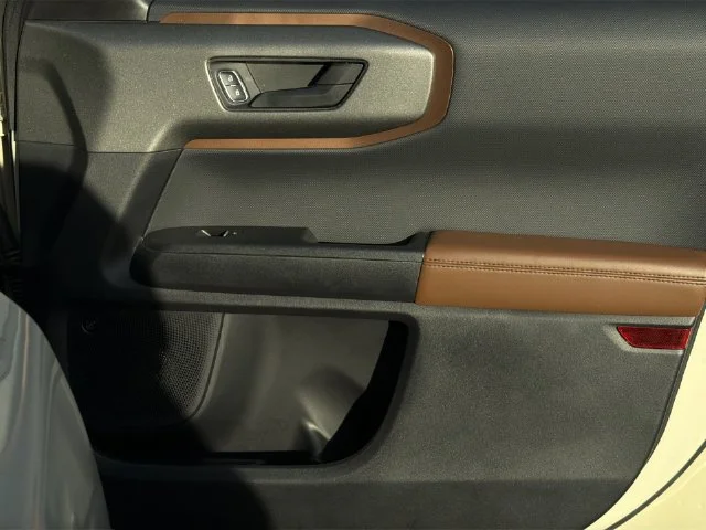Used 2025 Beige Ford Outer Banks image 34