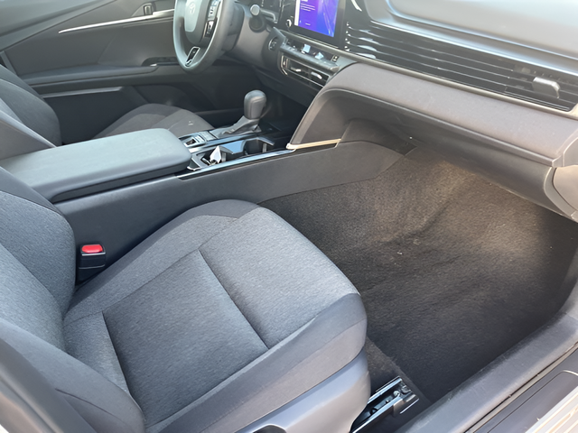 2025 Toyota Camry LE - Photo 20