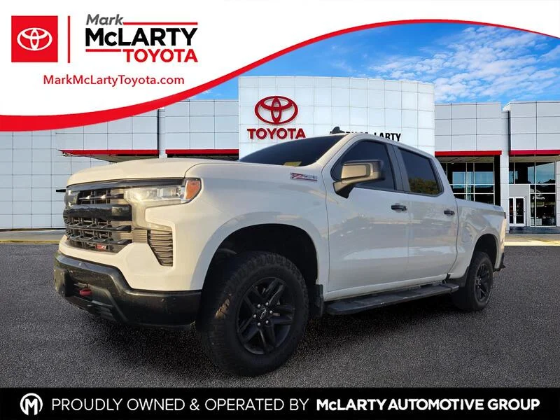 Used 2023 WHITE CHEVROLET 4WD CREW CAB 147" LT TRAIL BOSS image 1
