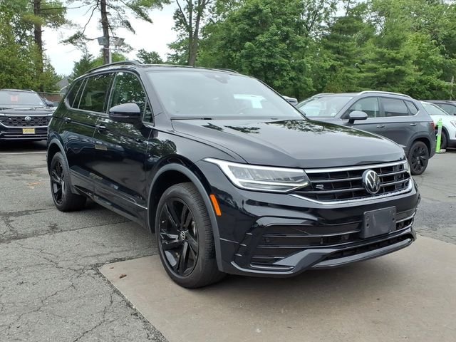 Used 2024 Black Volkswagen 2.0T SE R-Line Black image 5
