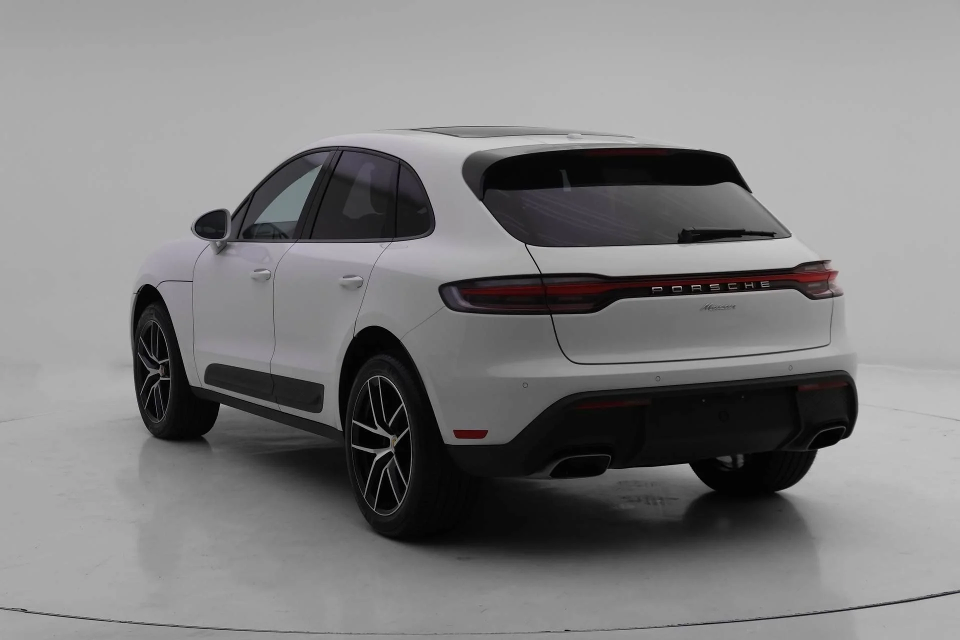 Used 2025 White Porsche  image 3