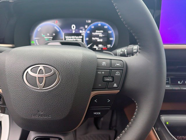 New 2026 Oxygen White with Black roof <sup>1</sup> Toyota  Limited image 17