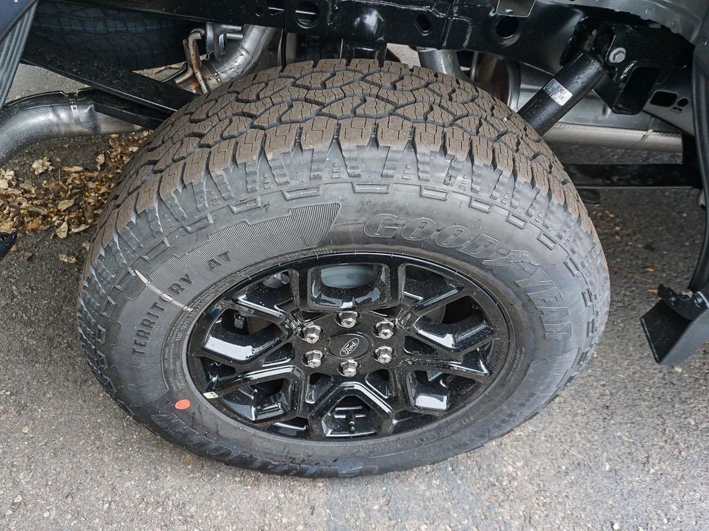 New 2026 Carbonized Gray Metallic Ford XLT image 8