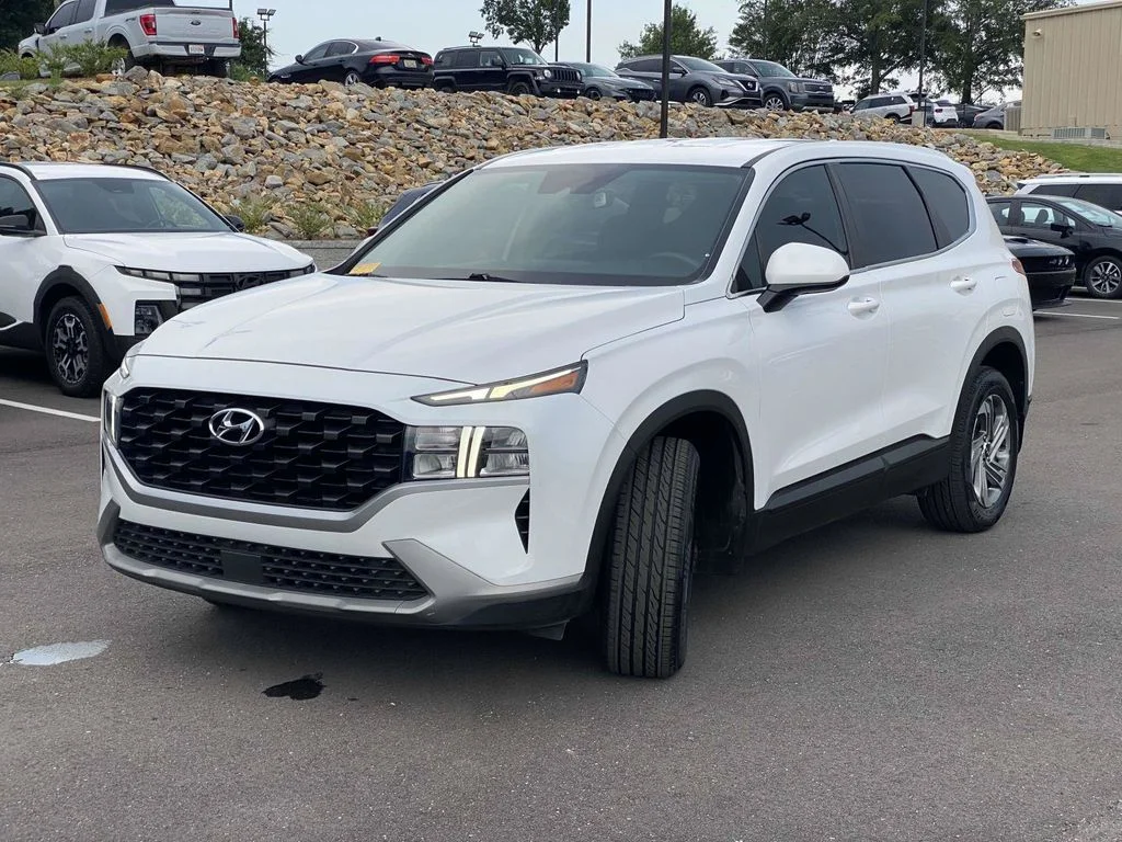 Used 2022 Gray Hyundai SE image 6