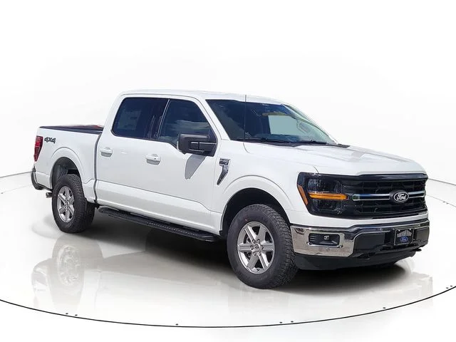 New 2026 Oxford White Ford XLT image 3