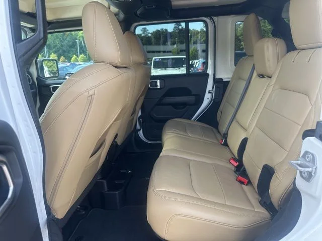 Used 2018 White Jeep Unlimited Sahara image 11