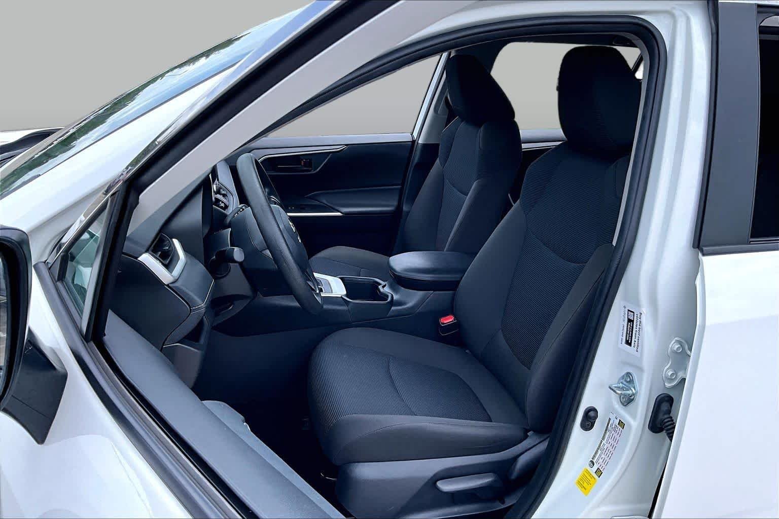 Used 2025 Ice Cap Toyota LE image 7