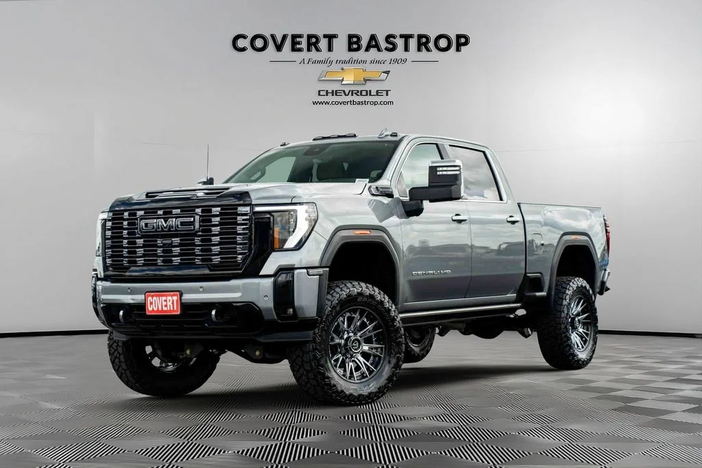 Used 2025 Silver GMC Denali Ultimate image 1