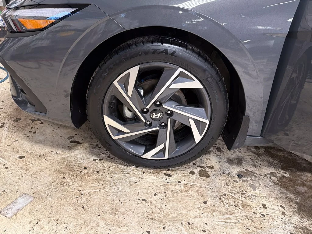 Used 2025 Gray Hyundai SEL Sport image 11