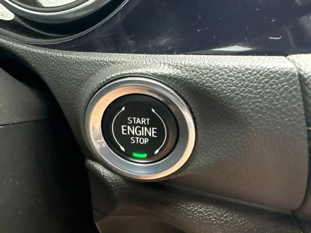 Certified Used 2022 White Frost Tri-Coat Buick Essence image 9