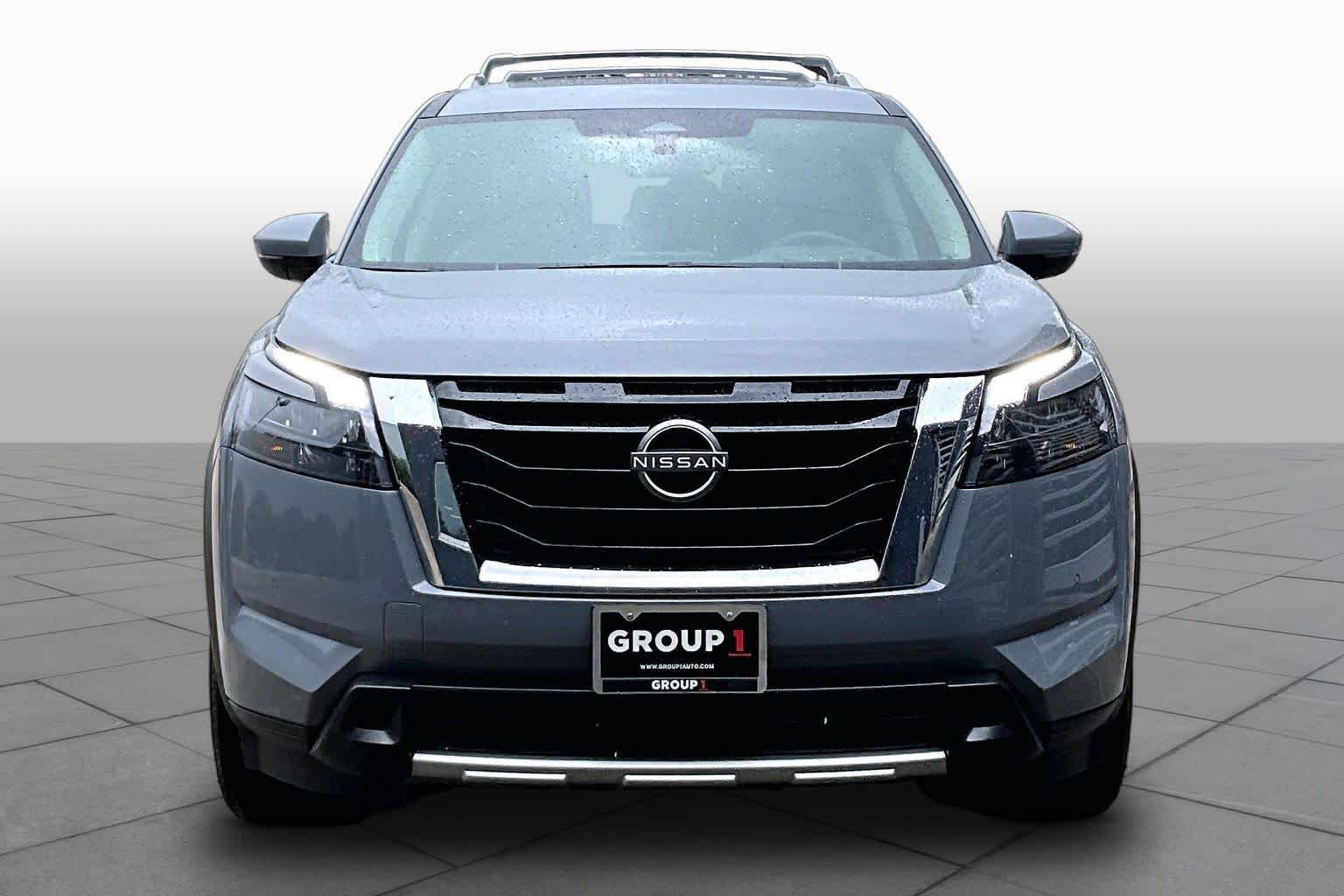 Used 2025 Boulder Gray Pearl Nissan Platinum image 4