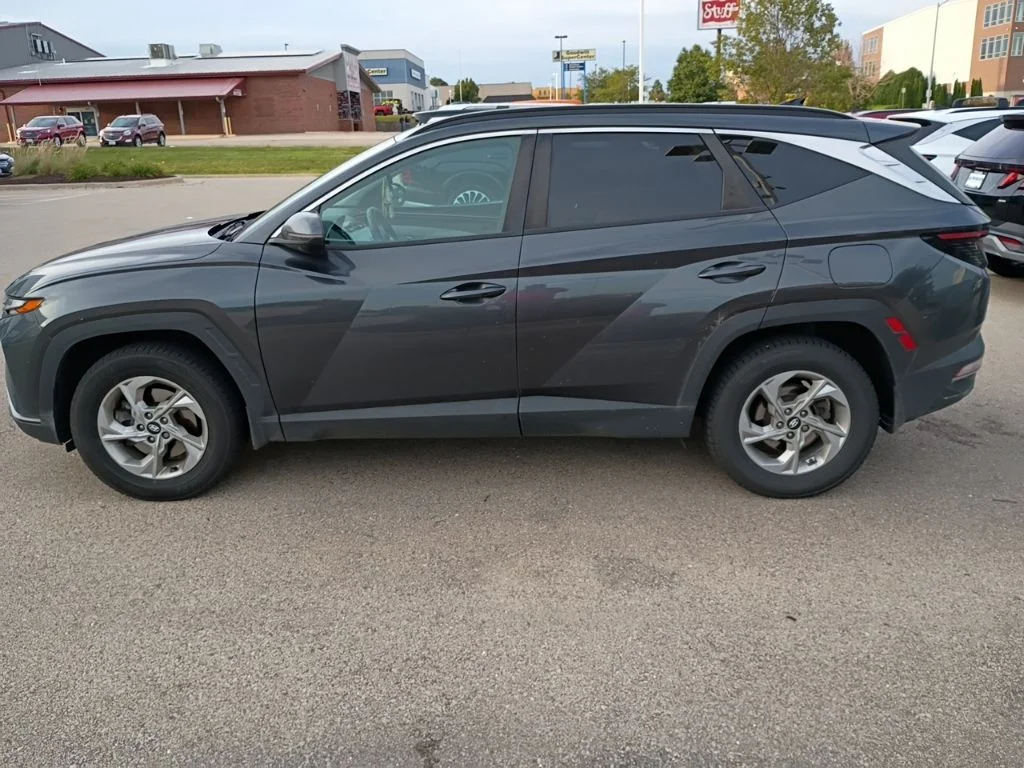Used 2022 Gray Hyundai SEL image 5