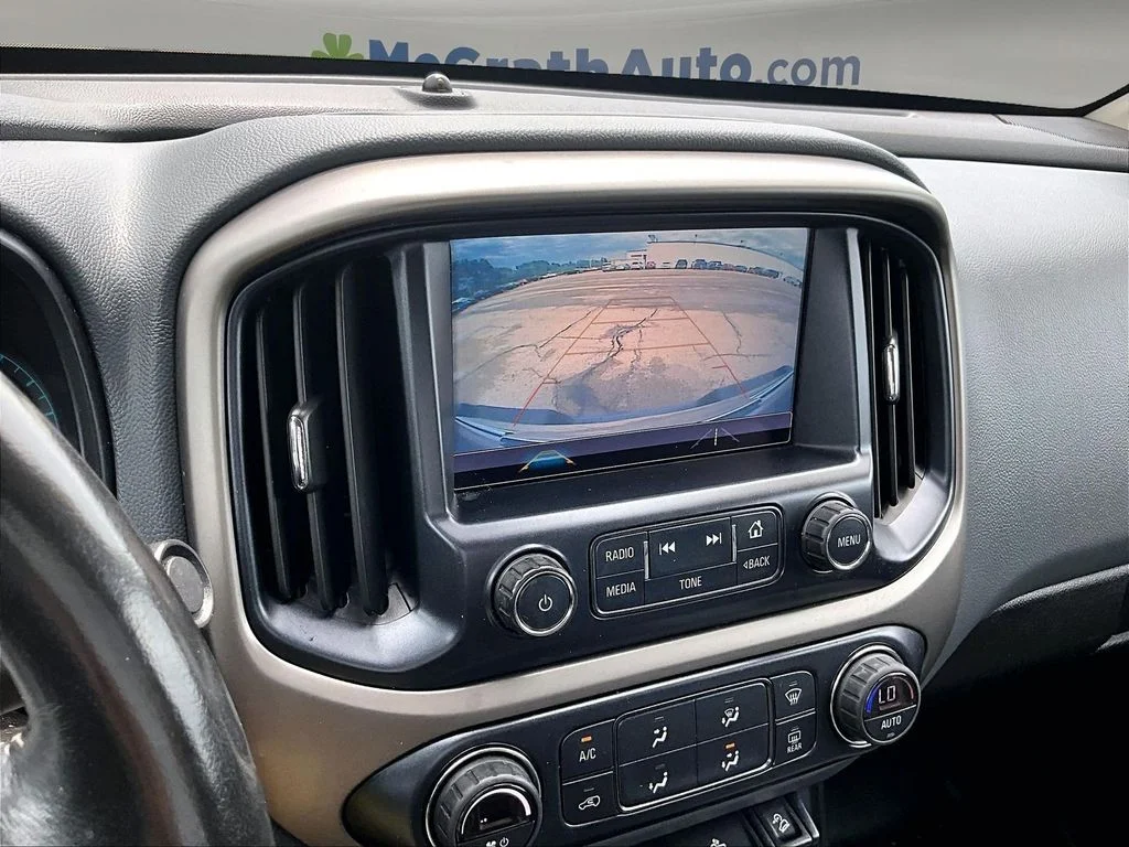 Used 2018 Blue Chevrolet Z71 image 16