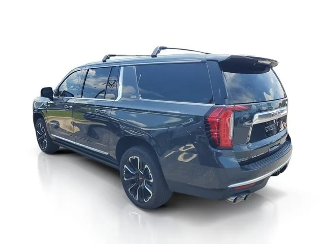Used 2022 Hunter Metallic GMC Denali image 3