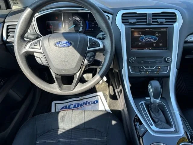 Used 2016 Gray Ford SE image 18