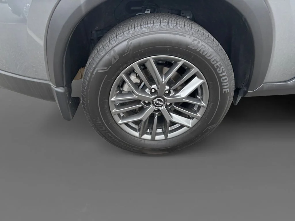 Used 2025 Gray Nissan S image 10