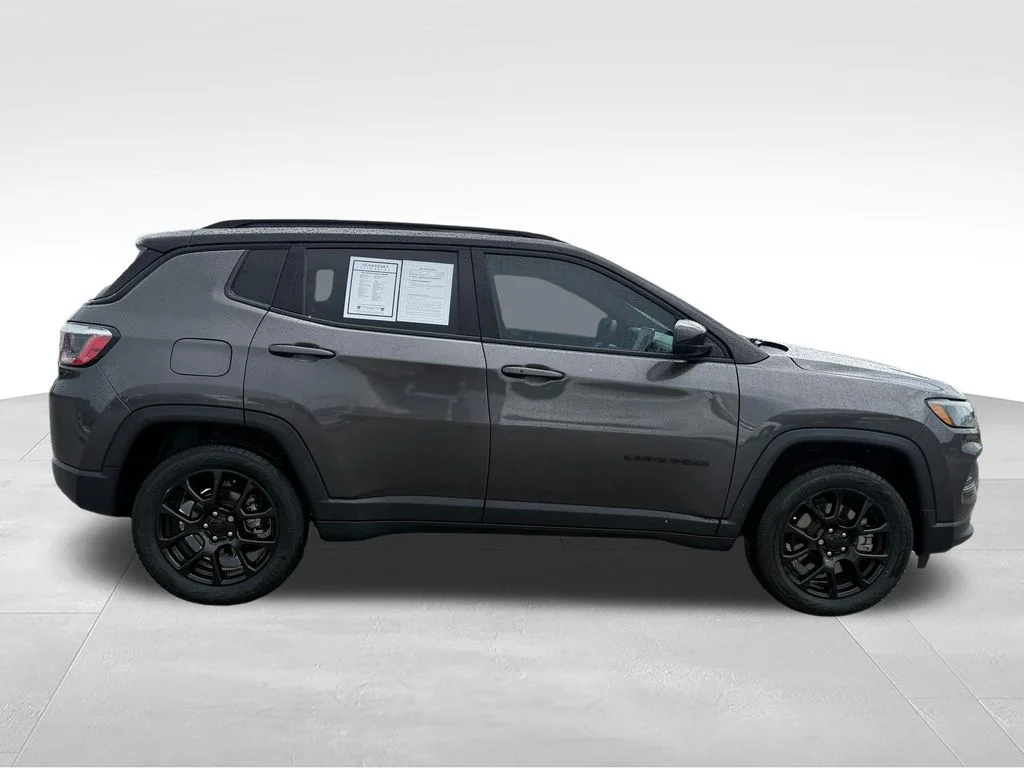 Used 2023 Gray Jeep Latitude image 29