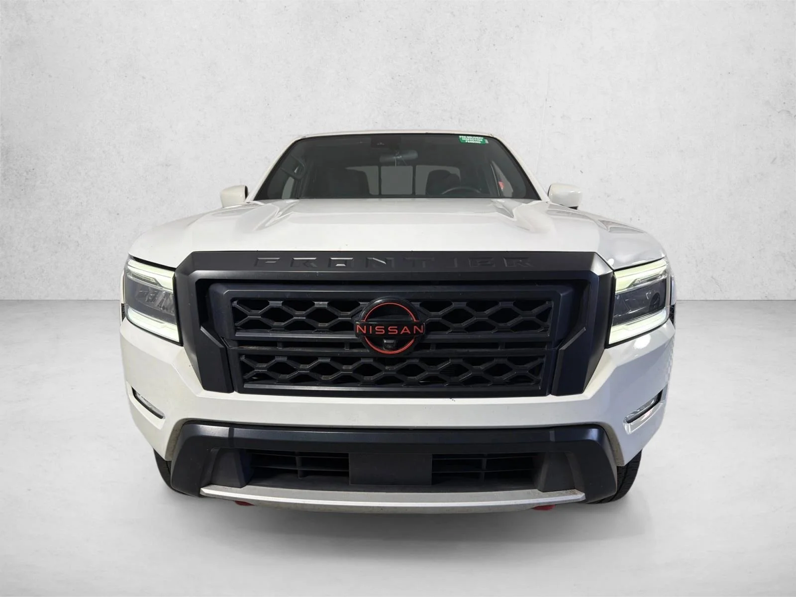 Used 2022 Whtie Nissan PRO-4X image 8