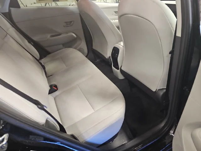 Used 2025 Black Hyundai SEL image 11