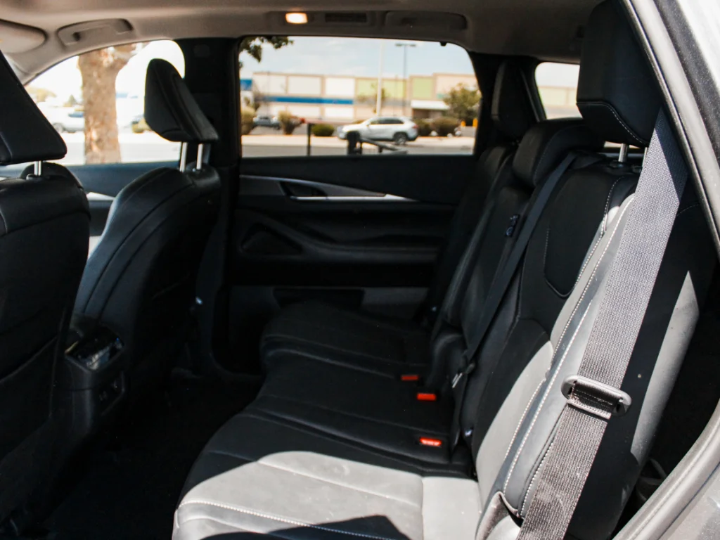 Used 2023  INFINITI Luxe image 24