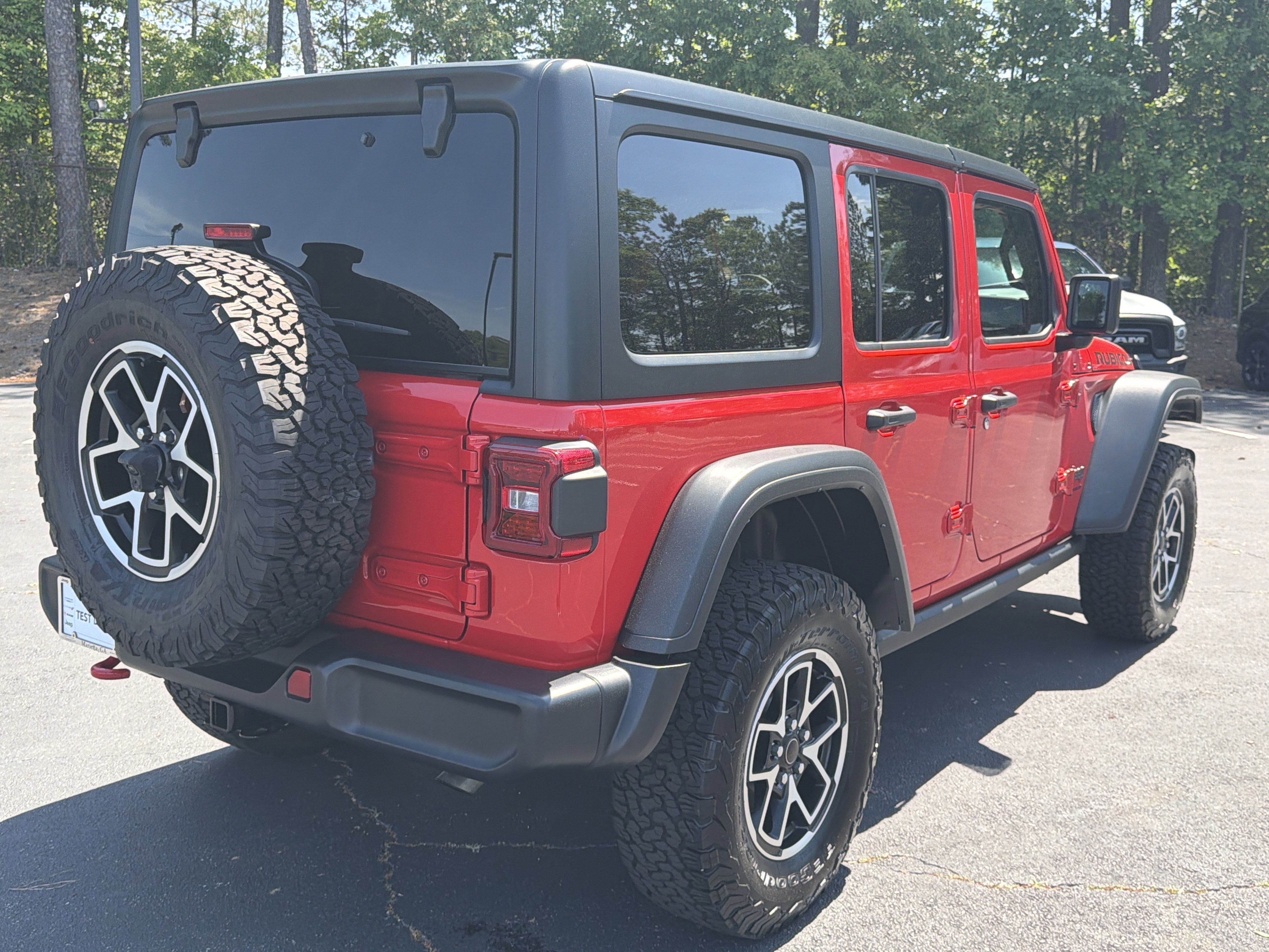 Used 2025 Firecracker Red Clearcoat Jeep Rubicon image 16