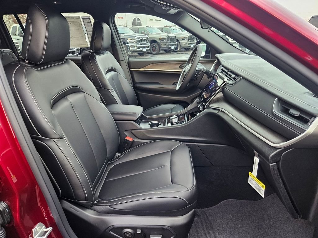 New 2025 Velvet Red Pearl-Coat Exterior Paint Jeep Limited image 37