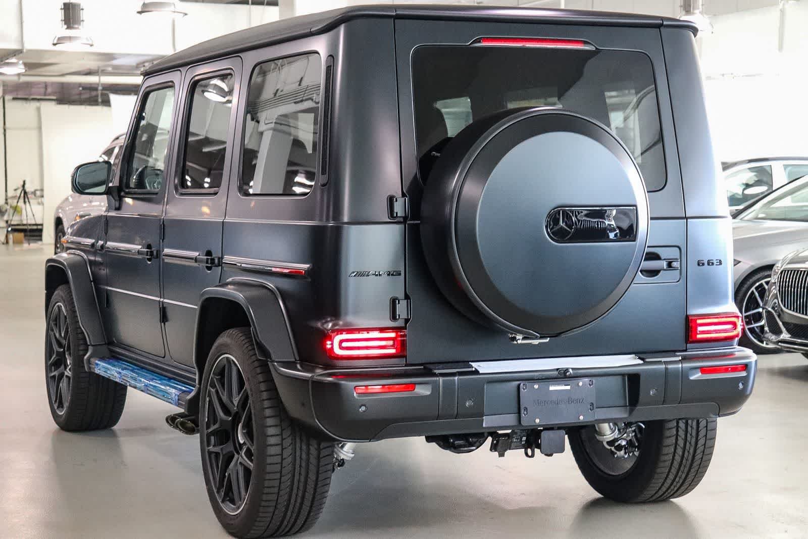 New 2027 MANUFAKTUR Night Black Magno Mercedes-Benz AMG® G 63 image 2