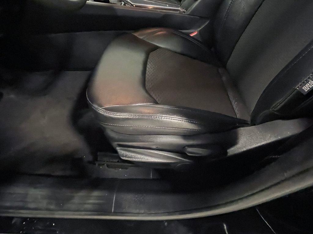 Used 2024 Black Jeep Latitude image 21