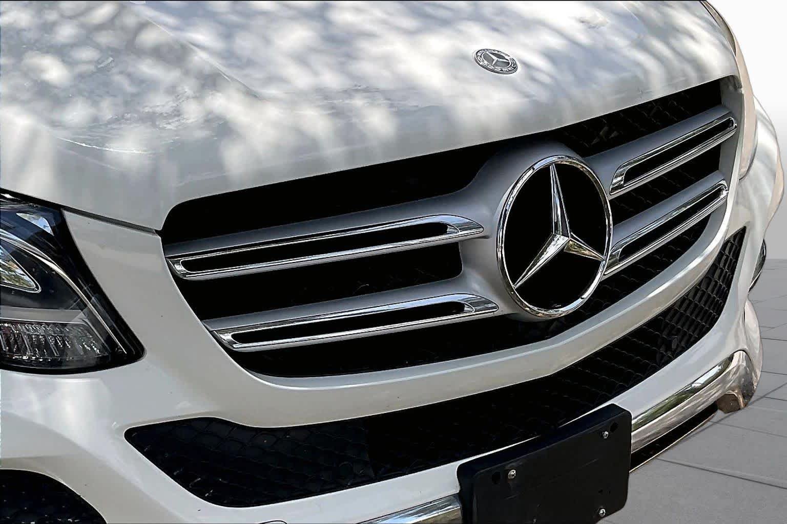 Used 2018 Polar White Mercedes-Benz GLE 350 image 29