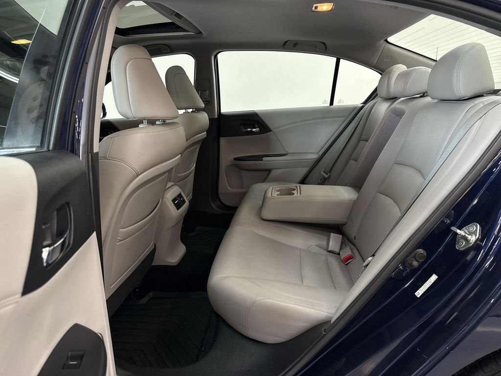 Used 2014 Obsidian Blue Pearl Honda EX-L image 16