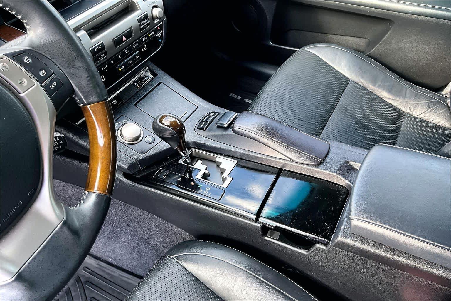 Used 2014 Silver Lining Metallic Lexus  image 17